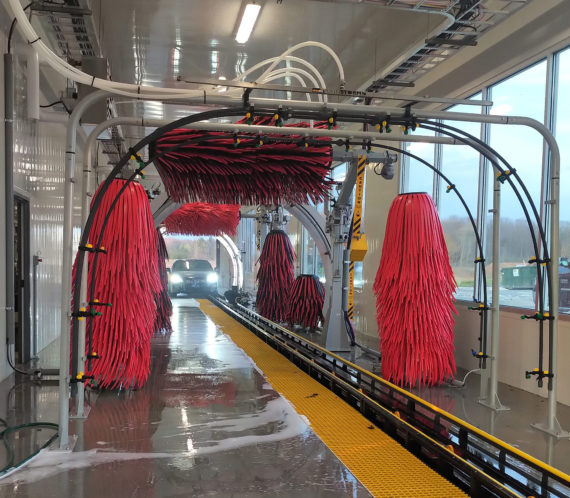 Bear Creek Gas Bar – A Popular Gas Station South of London